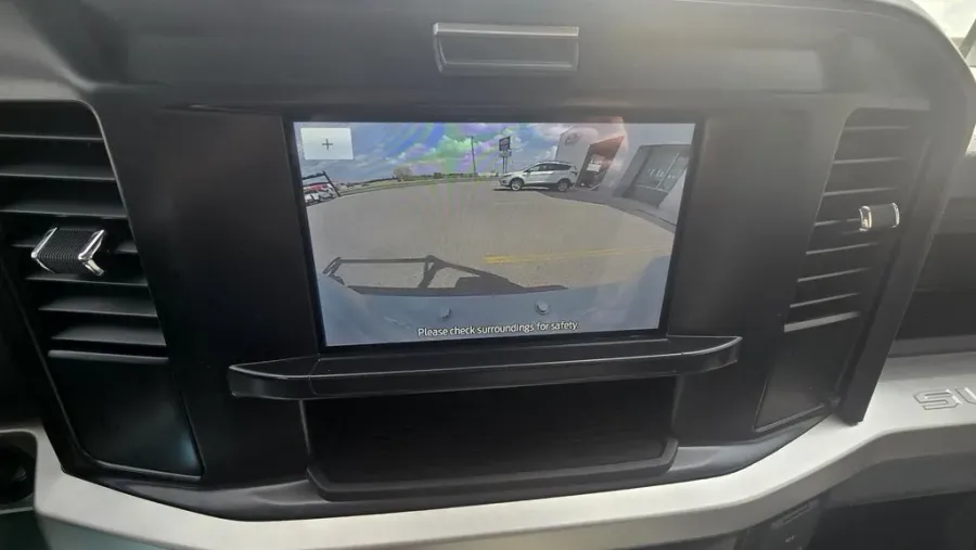 2025 Ford Super Duty F-350 | Photo 20 of 28