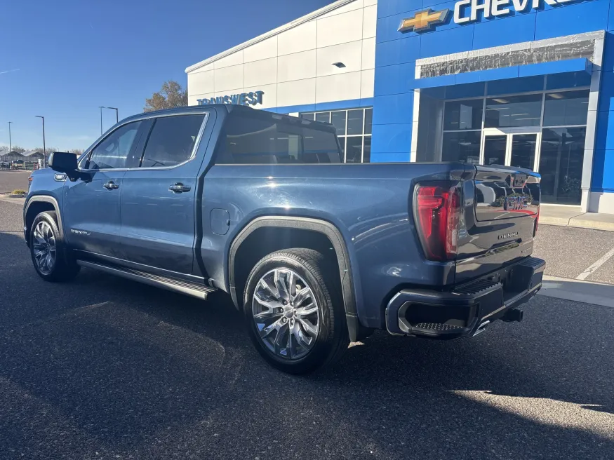 2023 GMC Sierra 1500 Denali | Photo 2 of 22