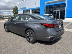 2023 Nissan Altima 2.5 SV | Thumbnail Photo 2 of 19