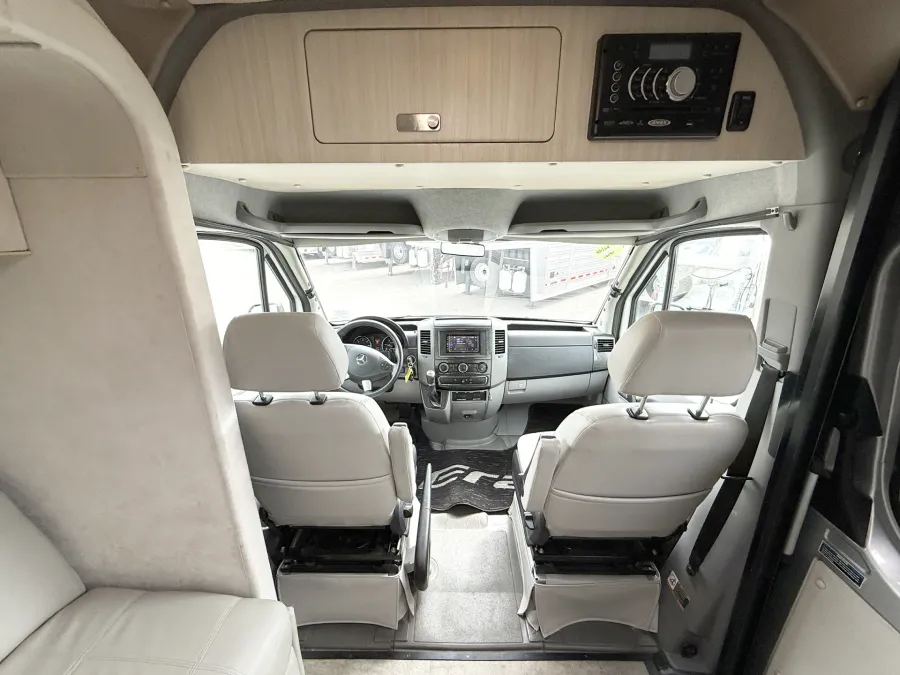 2015 Winnebago Era 70C | Photo 6 of 17