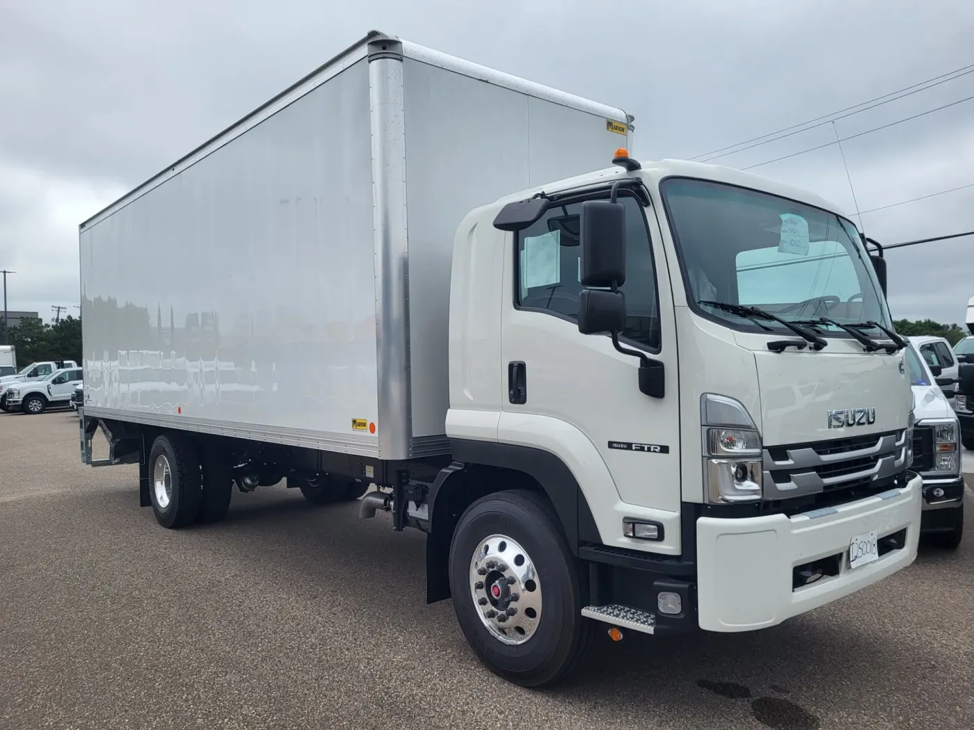 2025 Isuzu FTR | Photo 2 of 18