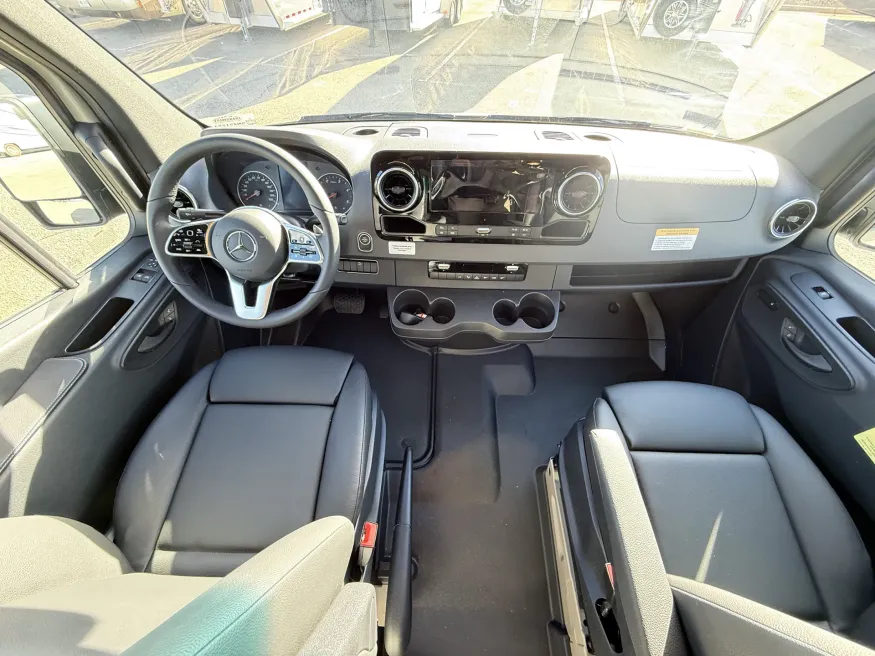 2026 Winnebago Revel Sport 44N | Photo 6 of 19