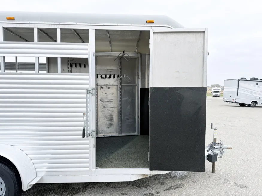 2006 Circle J Stock | Photo 3 of 12