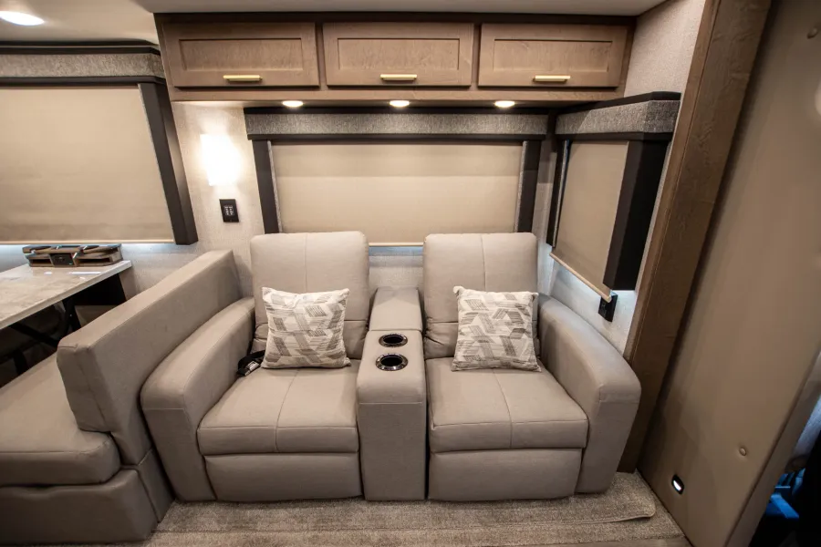 2026 Renegade Valencia 36SB | Photo 13 of 19