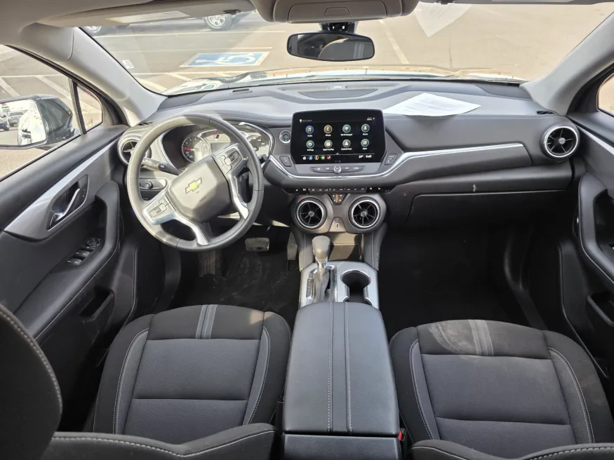 2025 Chevrolet Blazer LT | Photo 9 of 11