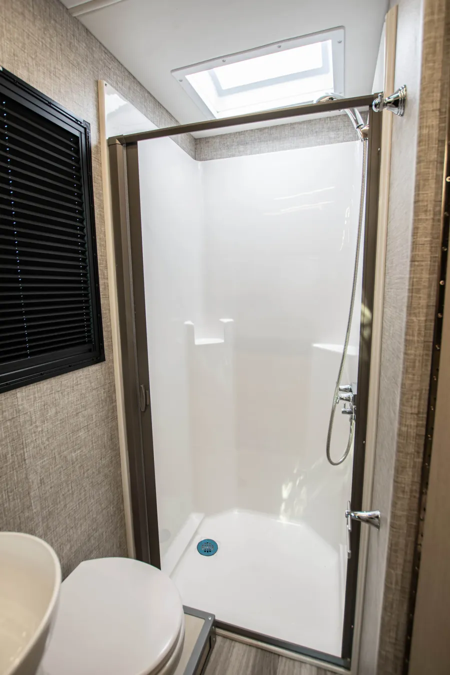 2026 Tiffin Wayfarer 25XPW | Photo 18 of 19