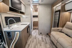 2026 Tiffin Wayfarer 25XLW | Thumbnail Photo 3 of 16