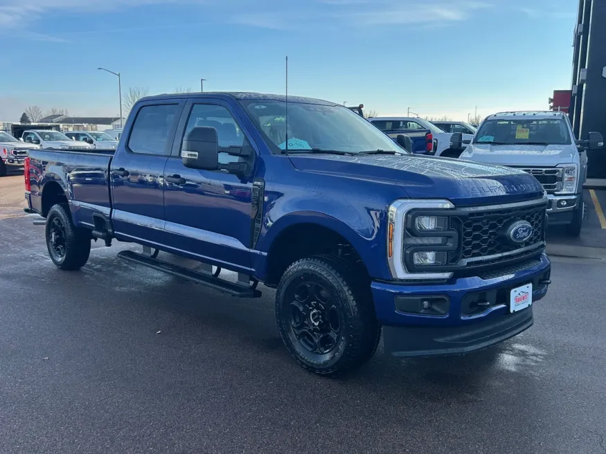 2026 Ford F-250 | Photo 7 of 13
