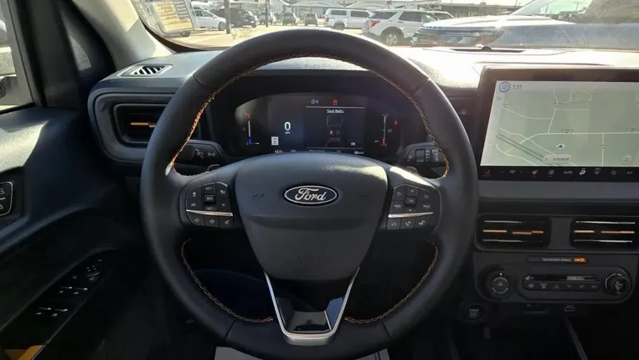 2025 Ford Maverick | Photo 16 of 32