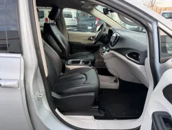 2024 Chrysler Pacifica | Thumbnail Photo 21 of 24