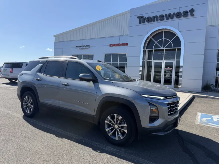 2025 Chevrolet Equinox AWD LT | Photo 1 of 20