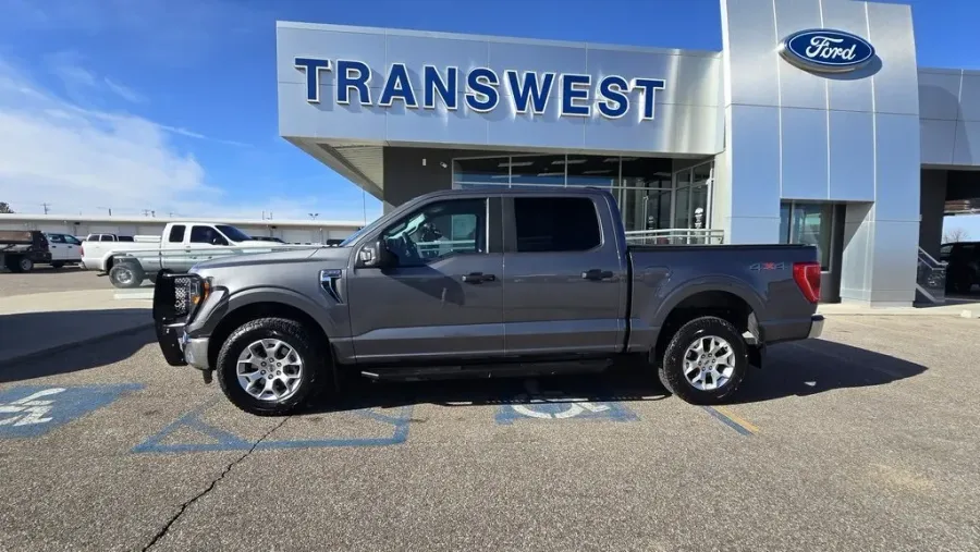 2023 Ford F-150 | Photo 2 of 28