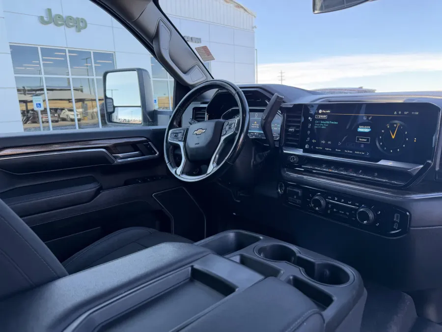 2024 Chevrolet Silverado 2500HD LT | Photo 12 of 18