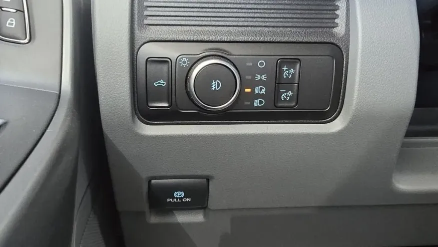 2026 Ford Super Duty F-350 | Photo 14 of 31