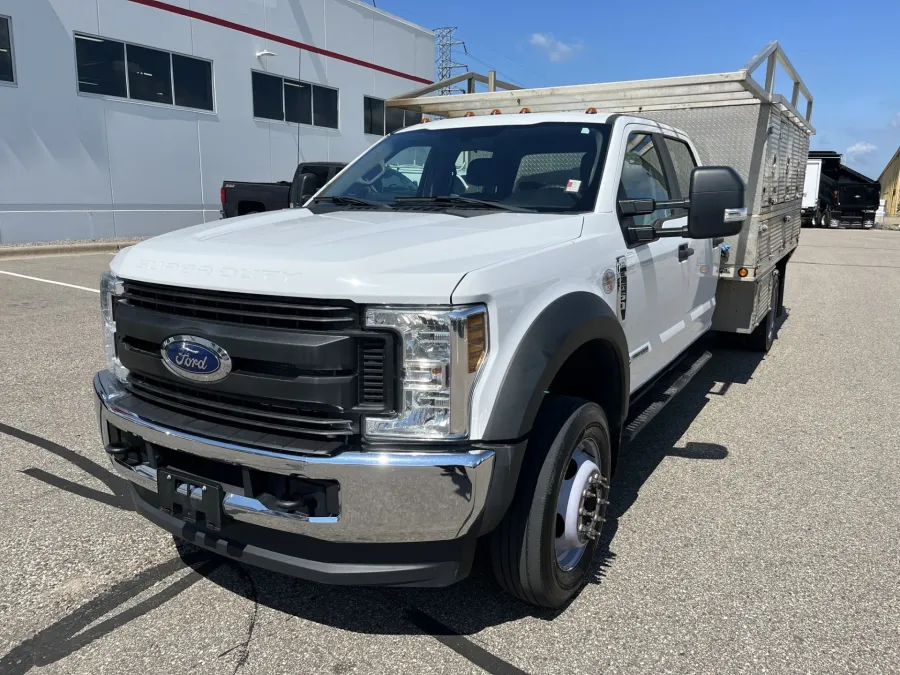 2018 Ford F-550 | Photo 1 of 20