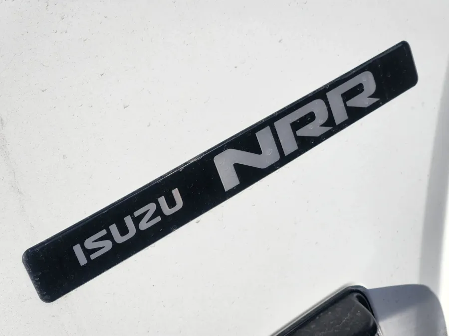 2025 Isuzu NRR | Photo 7 of 21