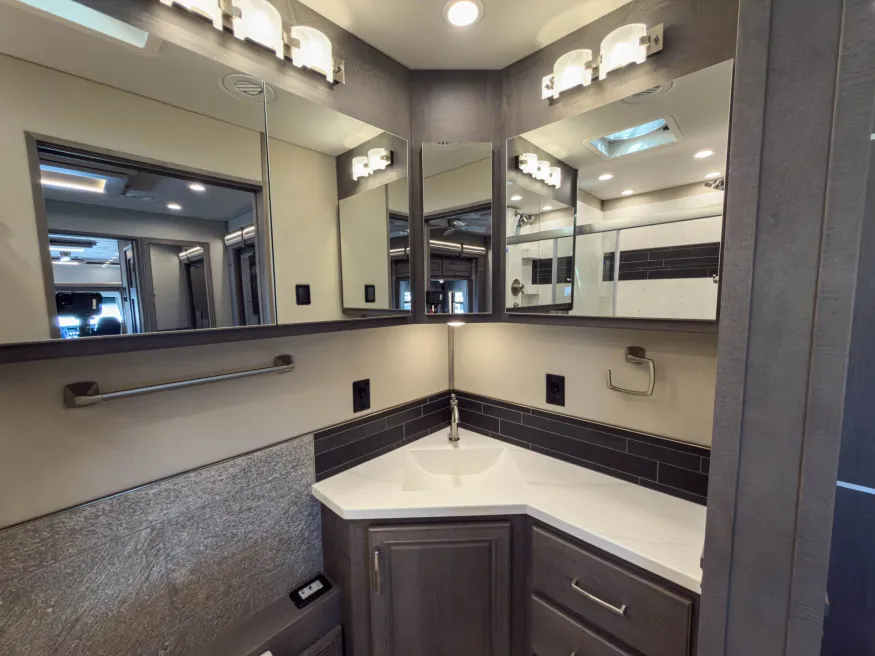 2026 Renegade Classic 45CMR | Photo 27 of 29