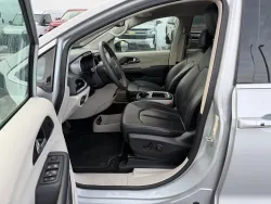 2024 Chrysler Pacifica Touring L | Thumbnail Photo 10 of 24
