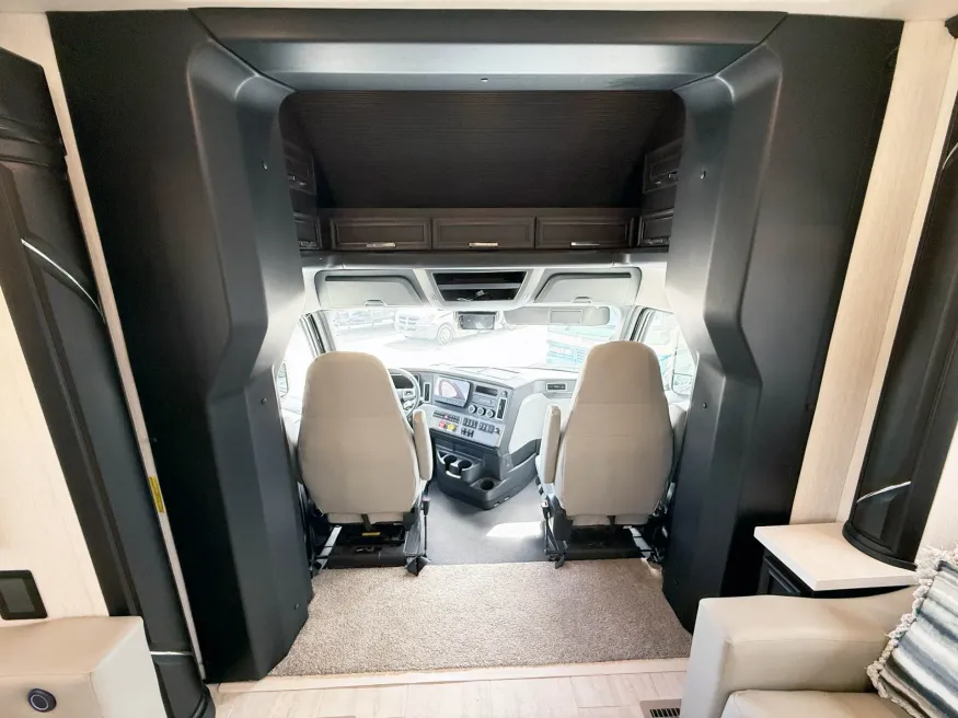 2026 Newmar Supreme Aire 4505 | Photo 6 of 30