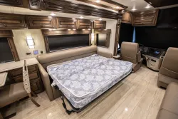 2019 Newmar Dutch Star 4369 | Thumbnail Photo 15 of 31