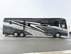 2023 Newmar Ventana 4326 | Thumbnail Photo 3 of 34