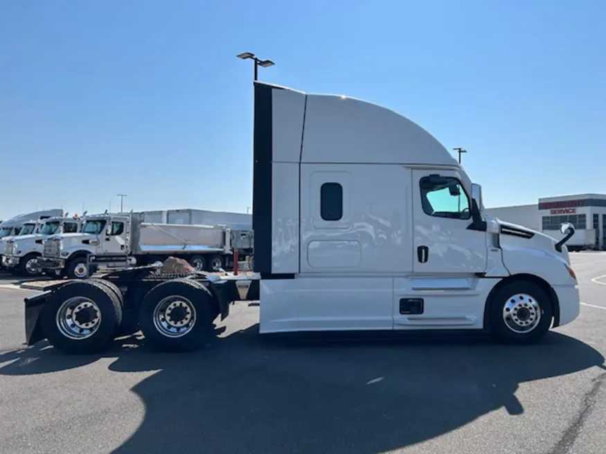 2026 Freightliner Cascadia 126 | Photo 4 of 20