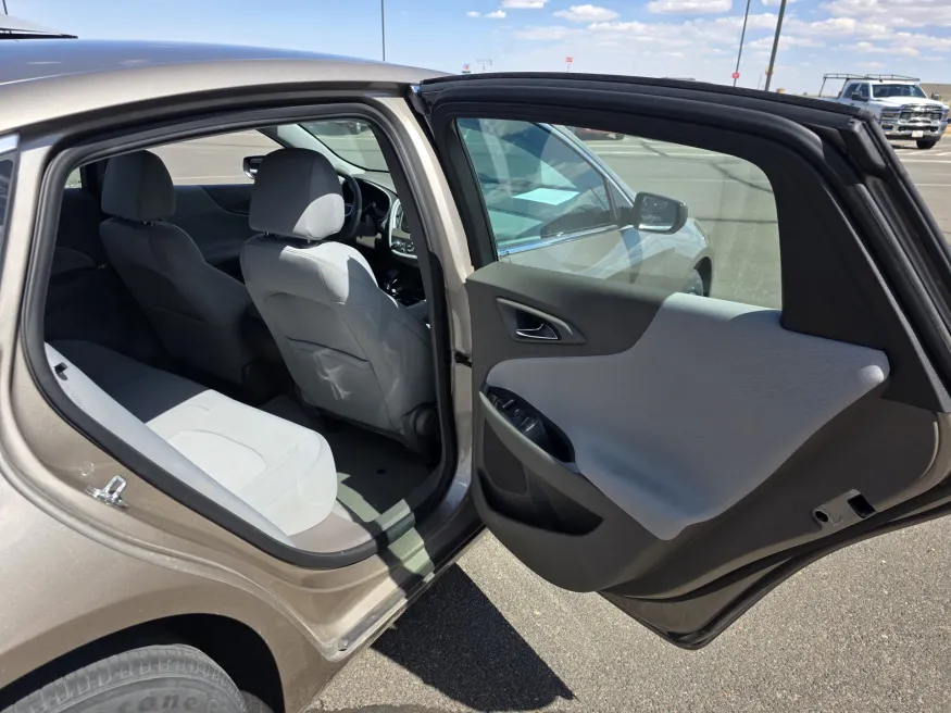 2022 Chevrolet Malibu LS | Photo 13 of 21