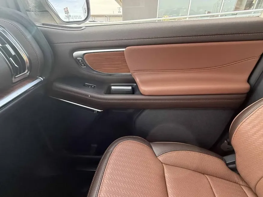 2025 Ford Expedition Max | Photo 31 of 34