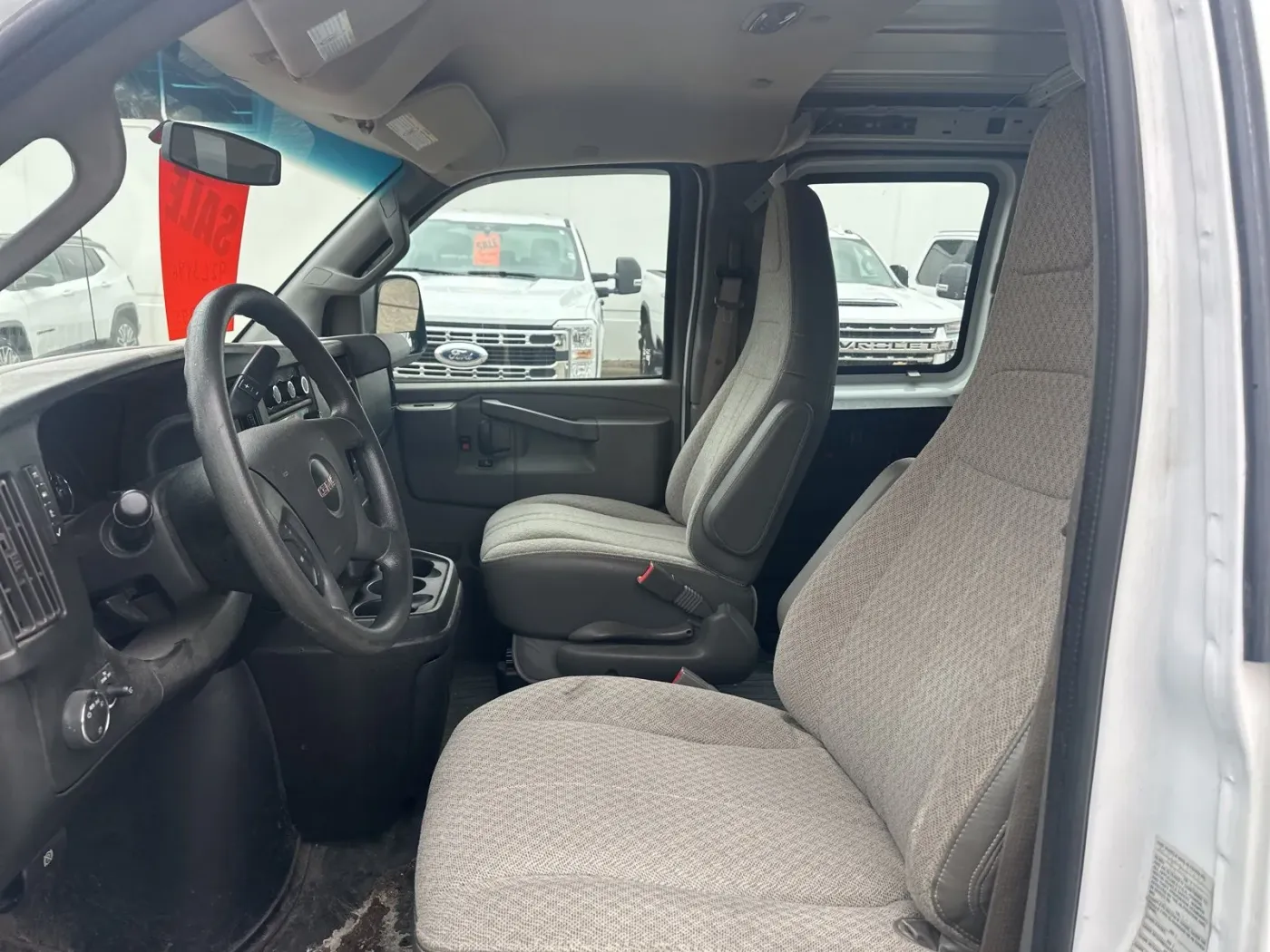 2017 GMC Savana 2500 Work Van | Photo 5 of 7