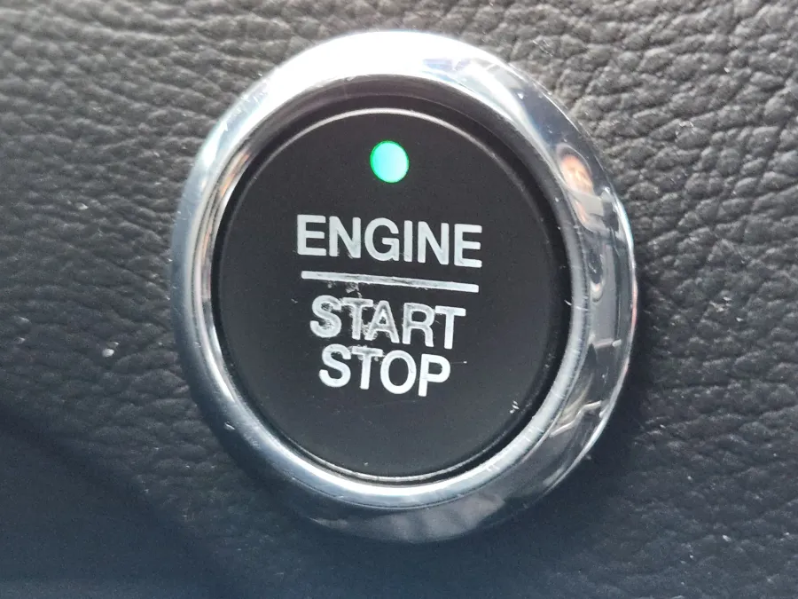 2021 Ford Edge ST | Photo 22 of 27