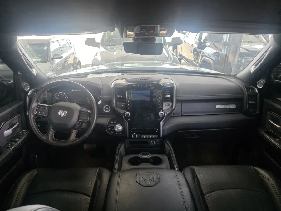 2025 Jeep Grand Cherokee Altitude | Photo 27 of 31