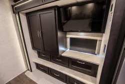 2026 Newmar Canyon Star 3947 | Thumbnail Photo 26 of 27