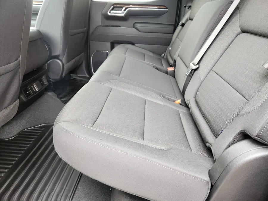 2026 GMC Sierra 1500 Elevation | Photo 10 of 28