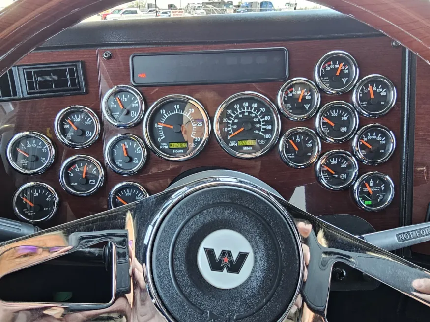 2021 Western Star 4900FA | Photo 16 of 28