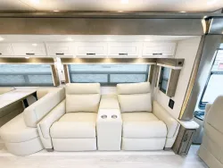 2026 Newmar Dutch Star 4325 | Thumbnail Photo 8 of 32