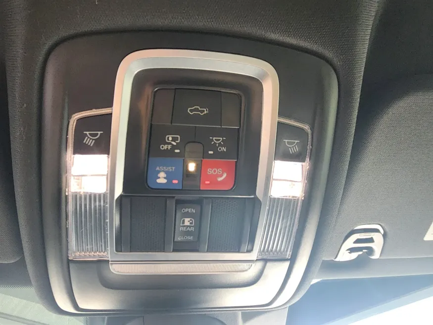 2022 RAM 1500 Laramie | Photo 21 of 32