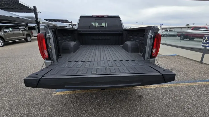 2023 GMC Sierra 1500 | Photo 8 of 31