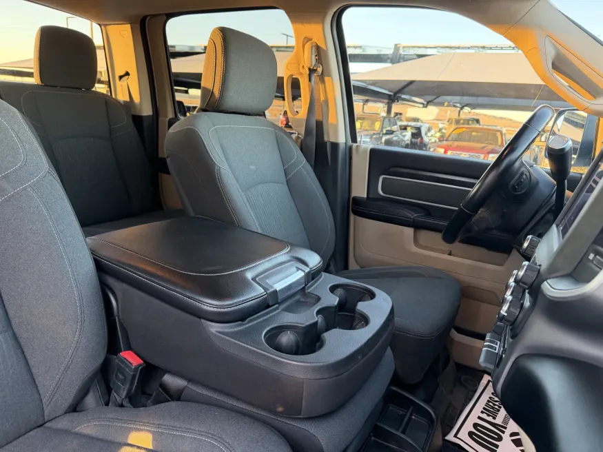 2022 RAM 2500 Big Horn | Photo 13 of 20