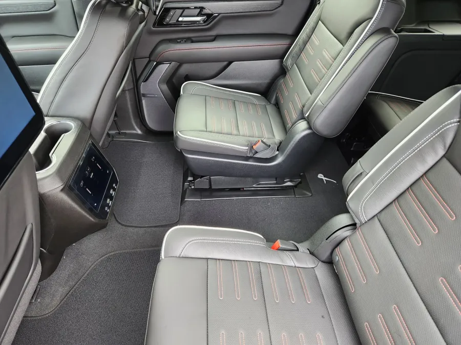 2026 GMC Yukon XL AT4 Ultimate | Photo 21 of 25