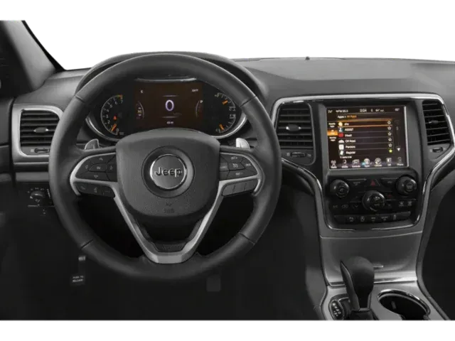2018 Jeep Grand Cherokee | Photo 3 of 13