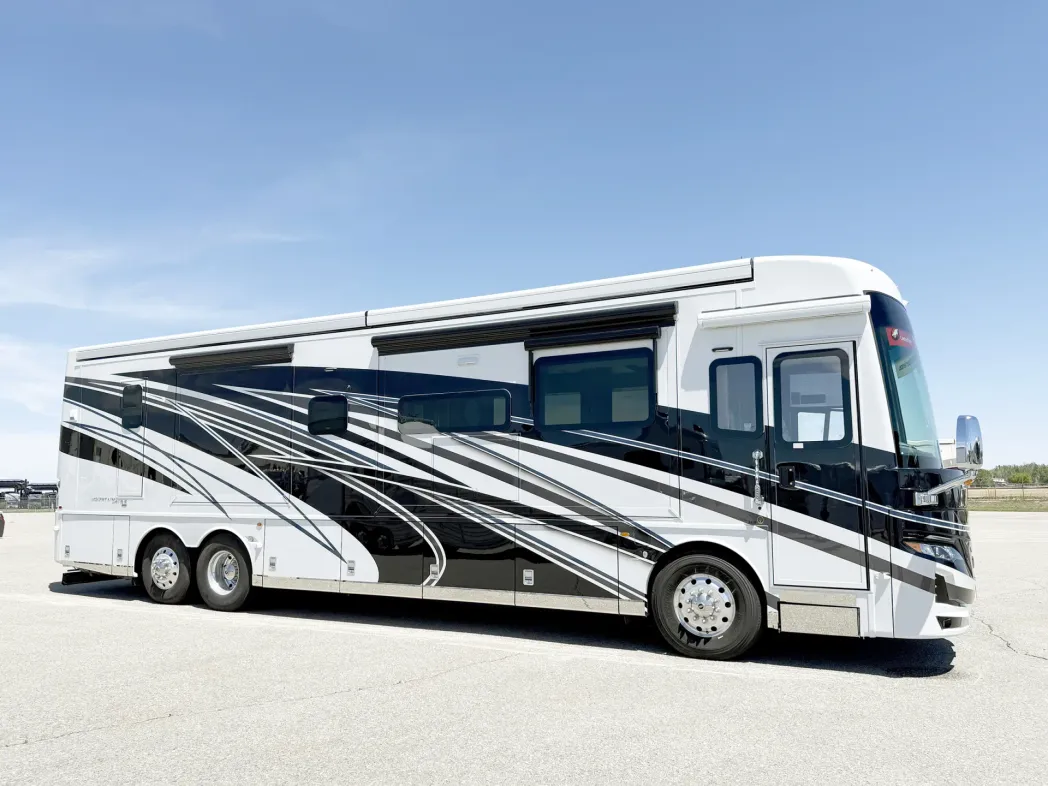 2027 Newmar Mountain Aire 4118 