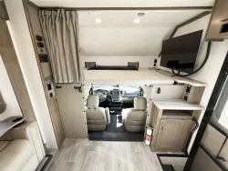 2025 Dynamax Isata 30FW | Thumbnail Photo 5 of 25