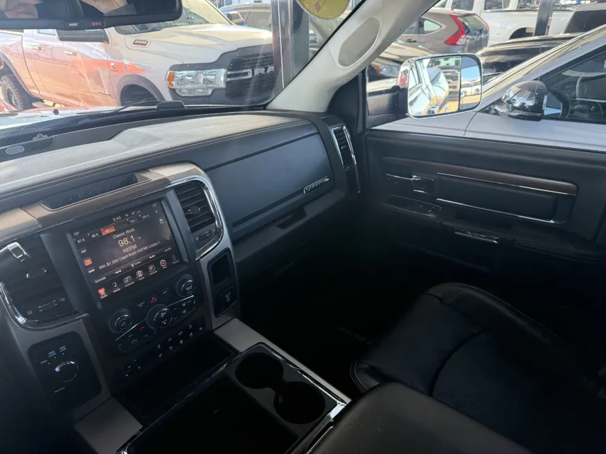 2014 RAM 3500 Laramie | Photo 13 of 17