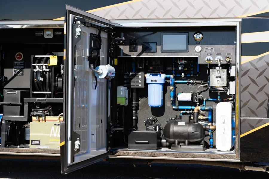 2026 Emerald Prevost H3-45 Triple Slide | Photo 26 of 29