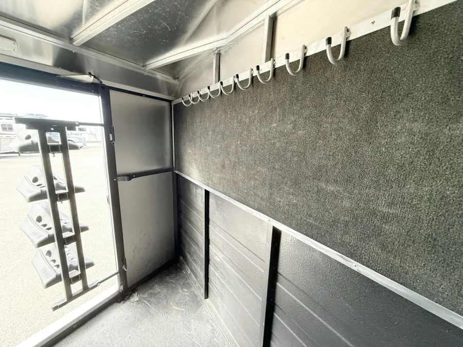 2022 Logan Coach Stock Combo | Photo 6 of 16