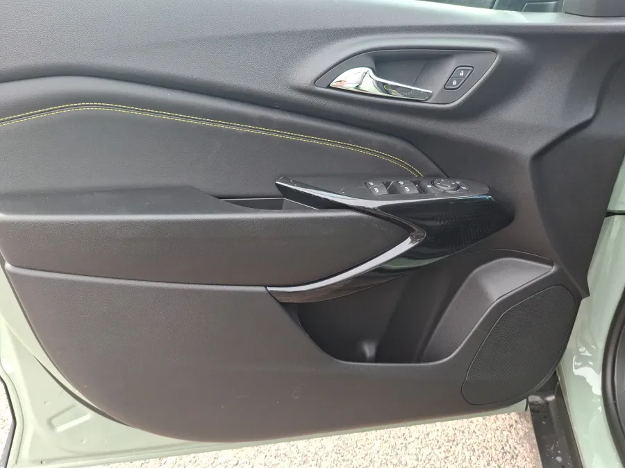 2026 Chevrolet Trax ACTIV | Photo 13 of 21