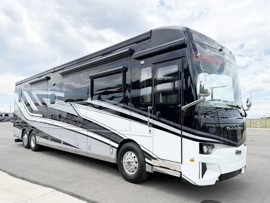 2026 Newmar Dutch Star 4369 | Photo 1 of 34