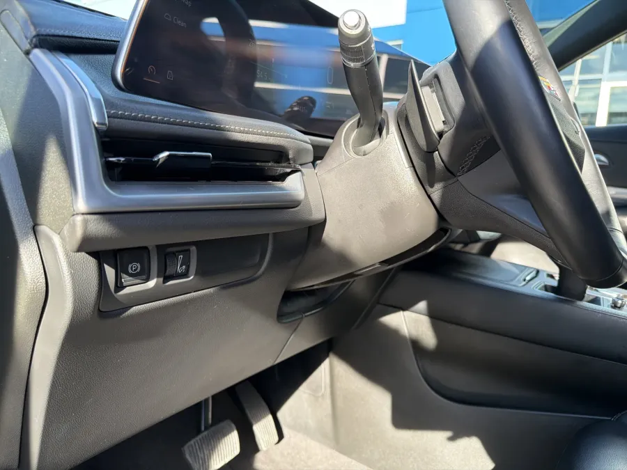2025 Cadillac XT4 AWD Premium Luxury | Photo 13 of 21
