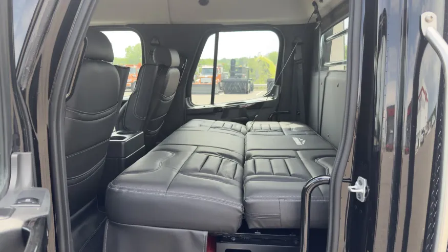 2025 Freightliner M2 106 Summit Hauler | Photo 14 of 19