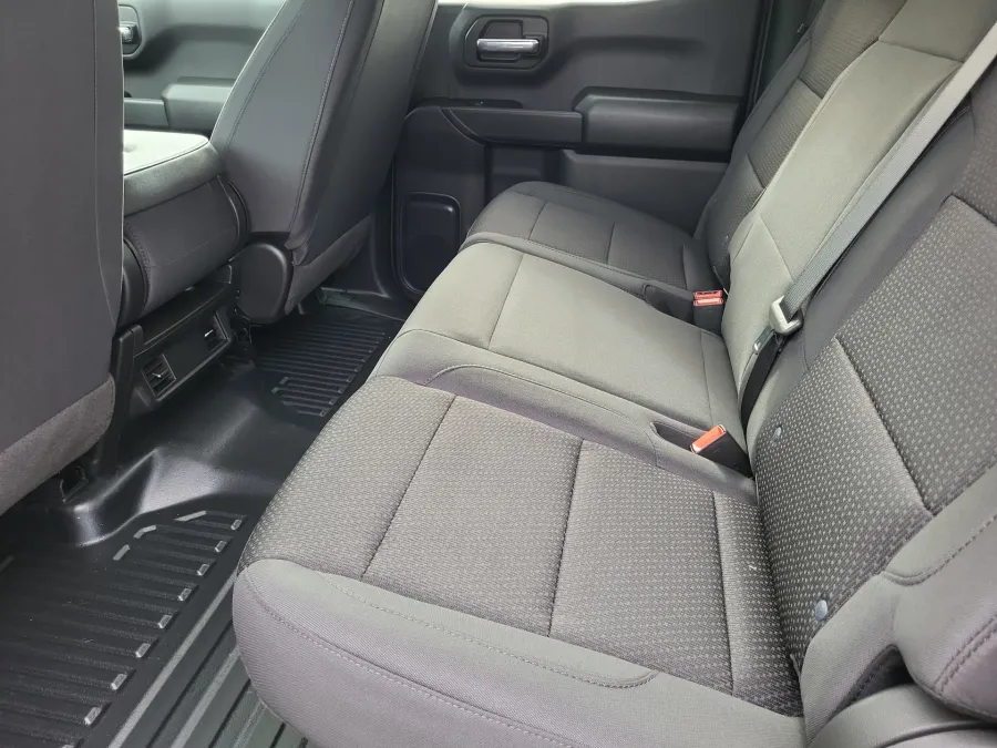 2026 GMC Sierra 1500 Pro | Photo 19 of 22